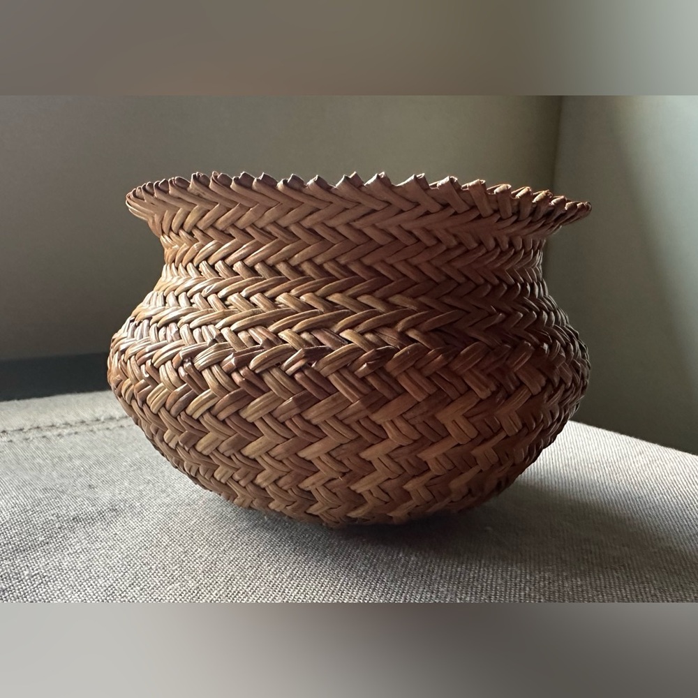 Vintage Tarahumara basket. 4 1/2” wide x 3 1/2” deep. Beautiful artistry.